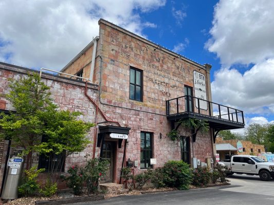 commercial-general-exterior-3c7050.jpg